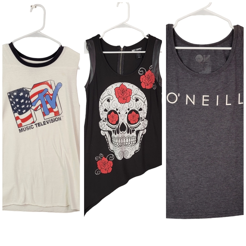 Lot of 3 Graphic Print Spring Summer Tank Tops Sugar Skull MTV O'Neal